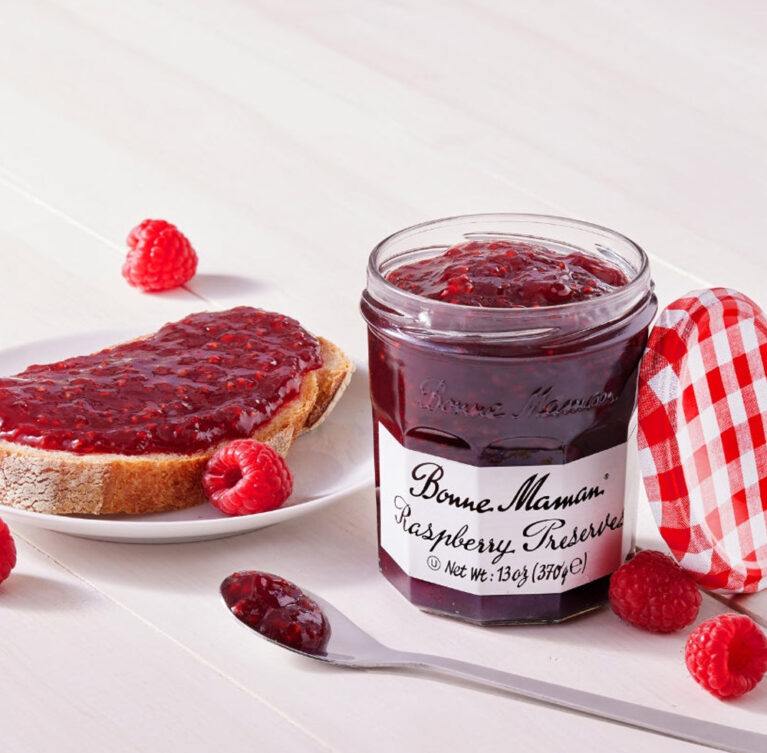 We grow fresh, organic produce using clean methods that protect nature, healthy food.